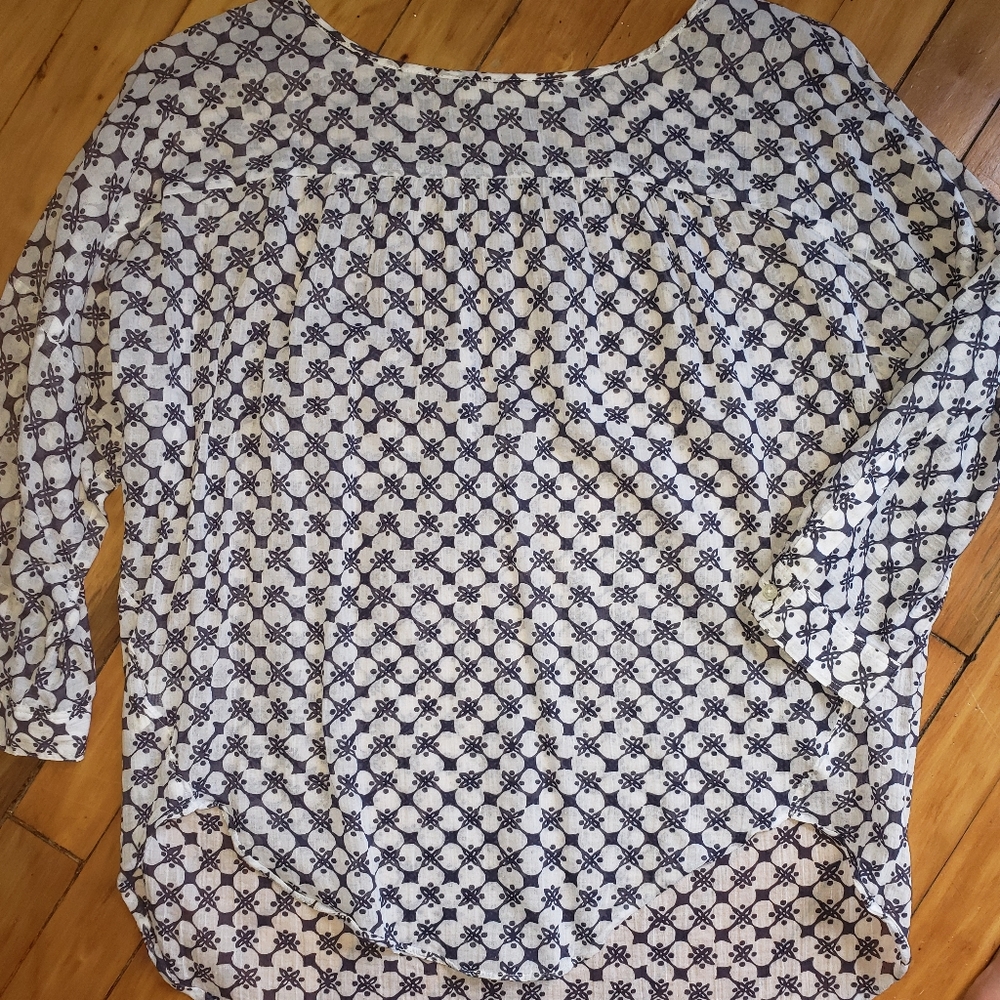 White and blue cotton women's 3/4 sleeve top